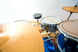 What are the parts of a drum set?